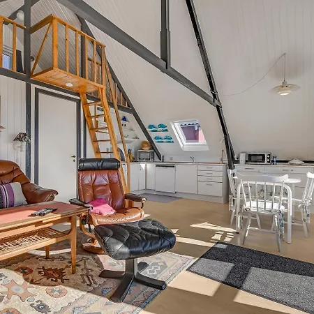 Med Klitudsigt I Vejlby Klit Sj547 Harboør